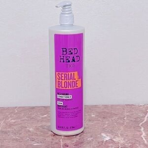 TIGI Bed Head Serial Blonde Restoring Conditioner 32.8 oz with Salon Pump